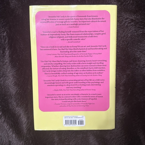 the book “im glad my mom died” by Jennette McCurdy - Picture 2 of 2